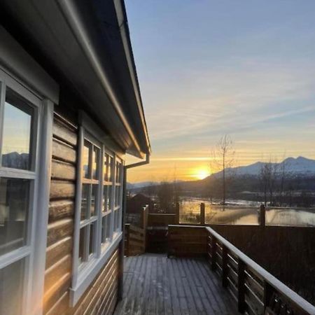Cozy 2 Bedroom Cottage With Hot Tub Акурейрі Екстер'єр фото