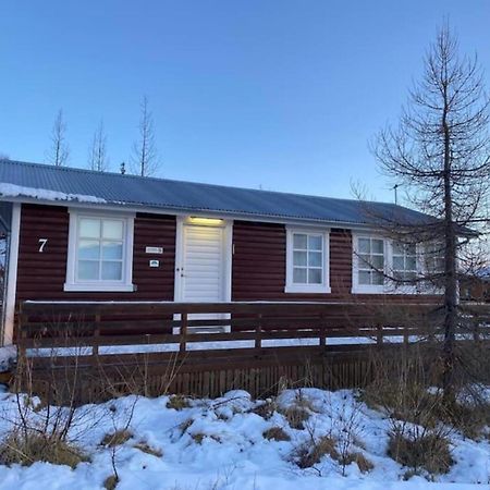 Cozy 2 Bedroom Cottage With Hot Tub Акурейрі Екстер'єр фото