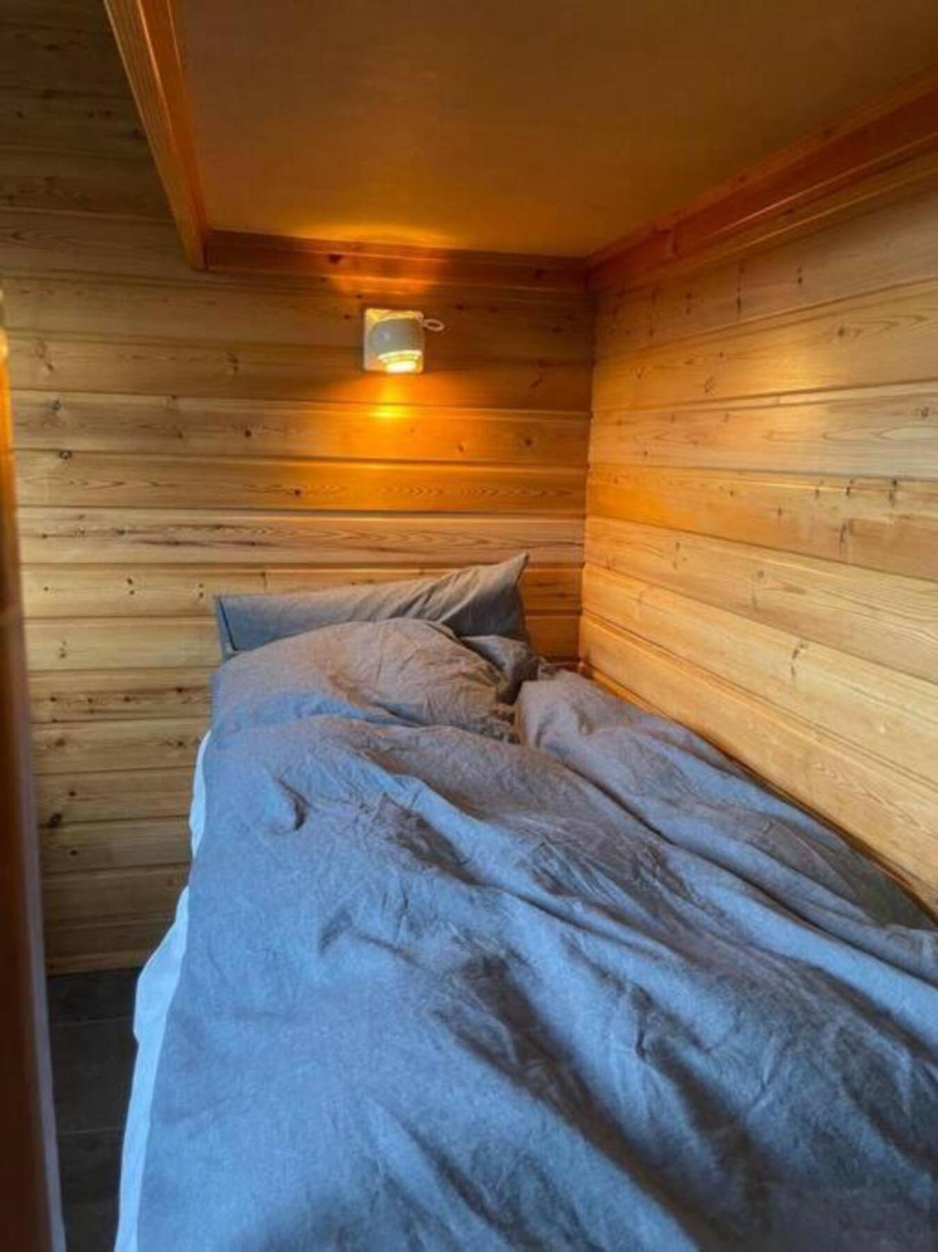 Cozy 2 Bedroom Cottage With Hot Tub Акурейрі Екстер'єр фото