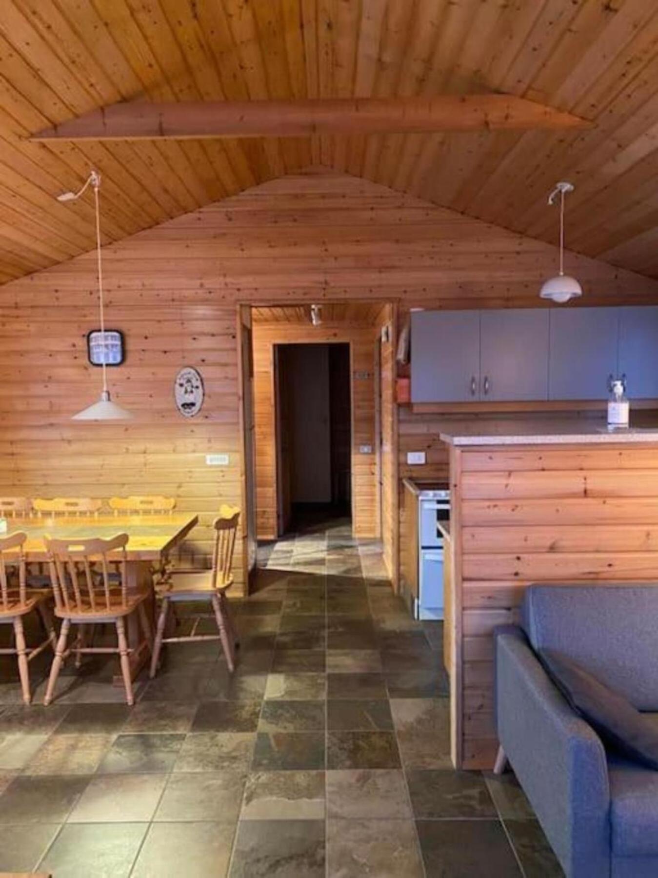 Cozy 2 Bedroom Cottage With Hot Tub Акурейрі Екстер'єр фото